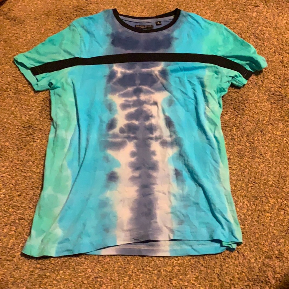 It’s a unisex small, short sleeve tie dye t shirt.